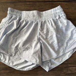 Lululemon Hotty Hot Low Rise Short 4” Womens Size 8 Blue Gray Running Lined